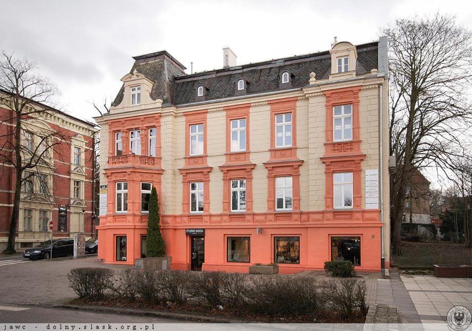 Apartamenty Przy Fontannie Зелёна-Гура Экстерьер фото